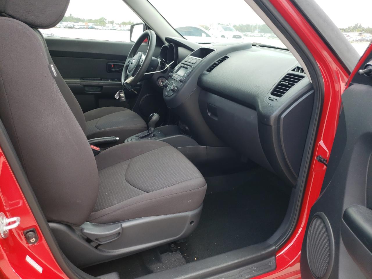 Photo 5 from auction – 2013 KIA SOUL with VIN KNDJT2A53D7573117
