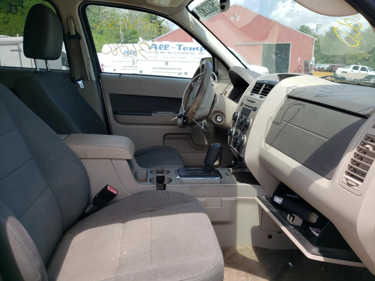 Photo 5 from auction – 2010 FORD ESCAPE with VIN 1FMCU9DG6AKA70956