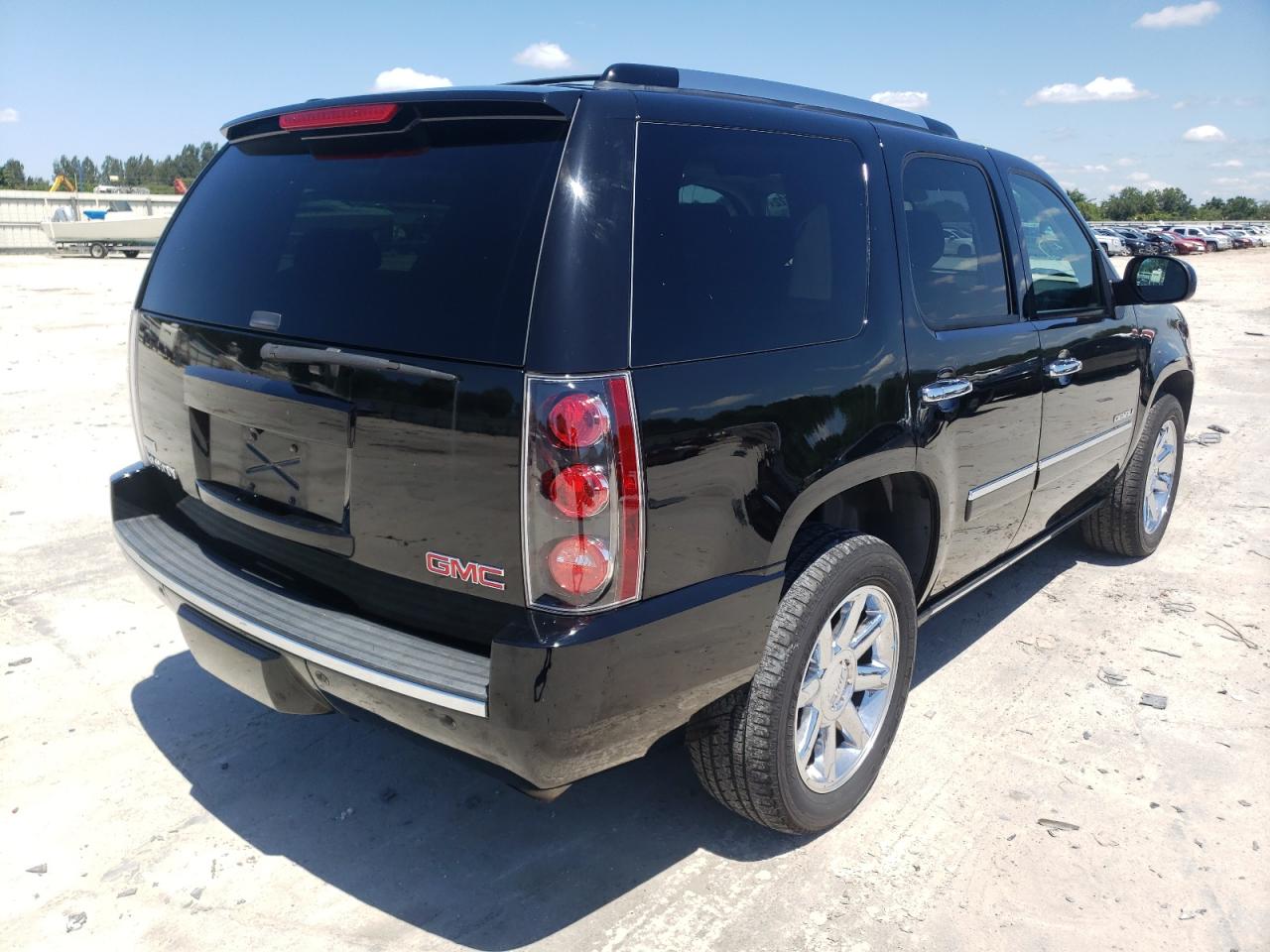 Photo 4 from auction – 2010 GMC YUKON DENA with VIN 1GKUKEEFXAR190719
