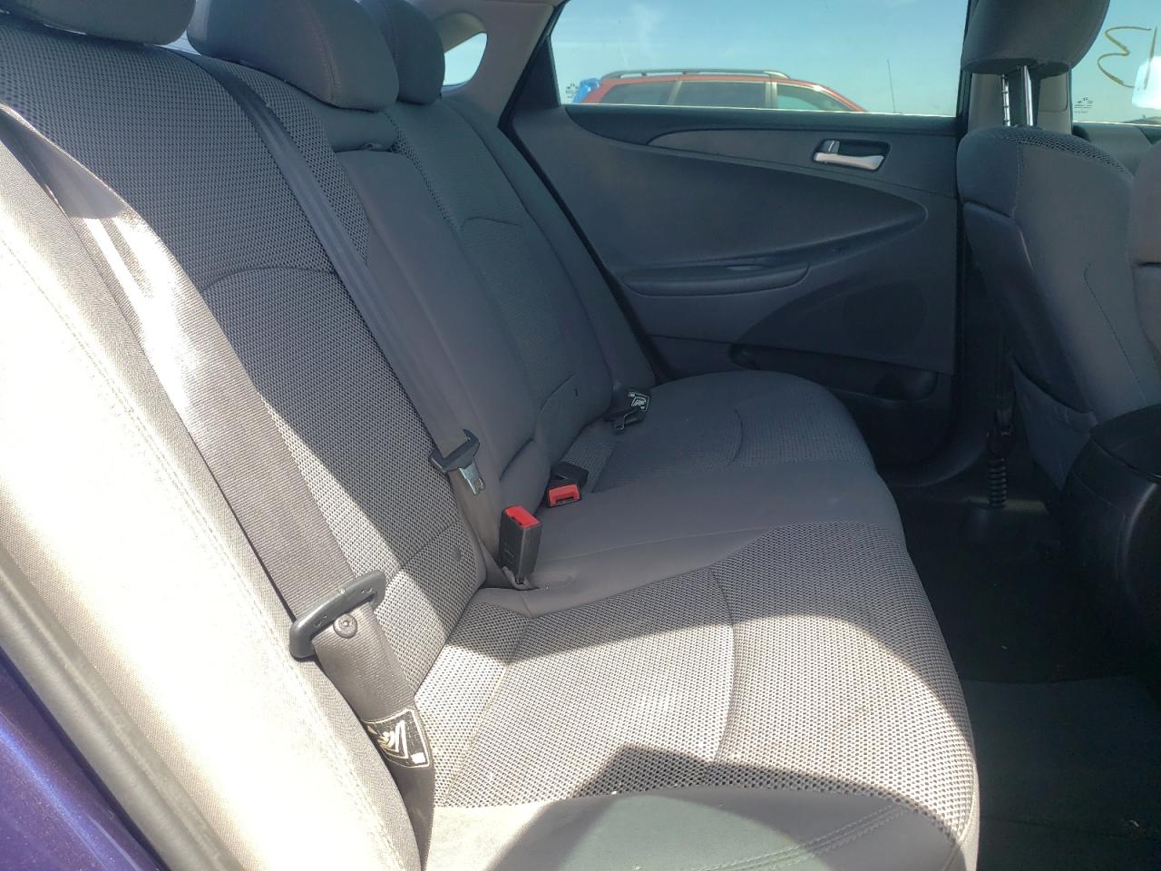 Photo 6 from auction – 2013 HYUNDAI SONATA GLS with VIN 5NPEB4AC8DH521220