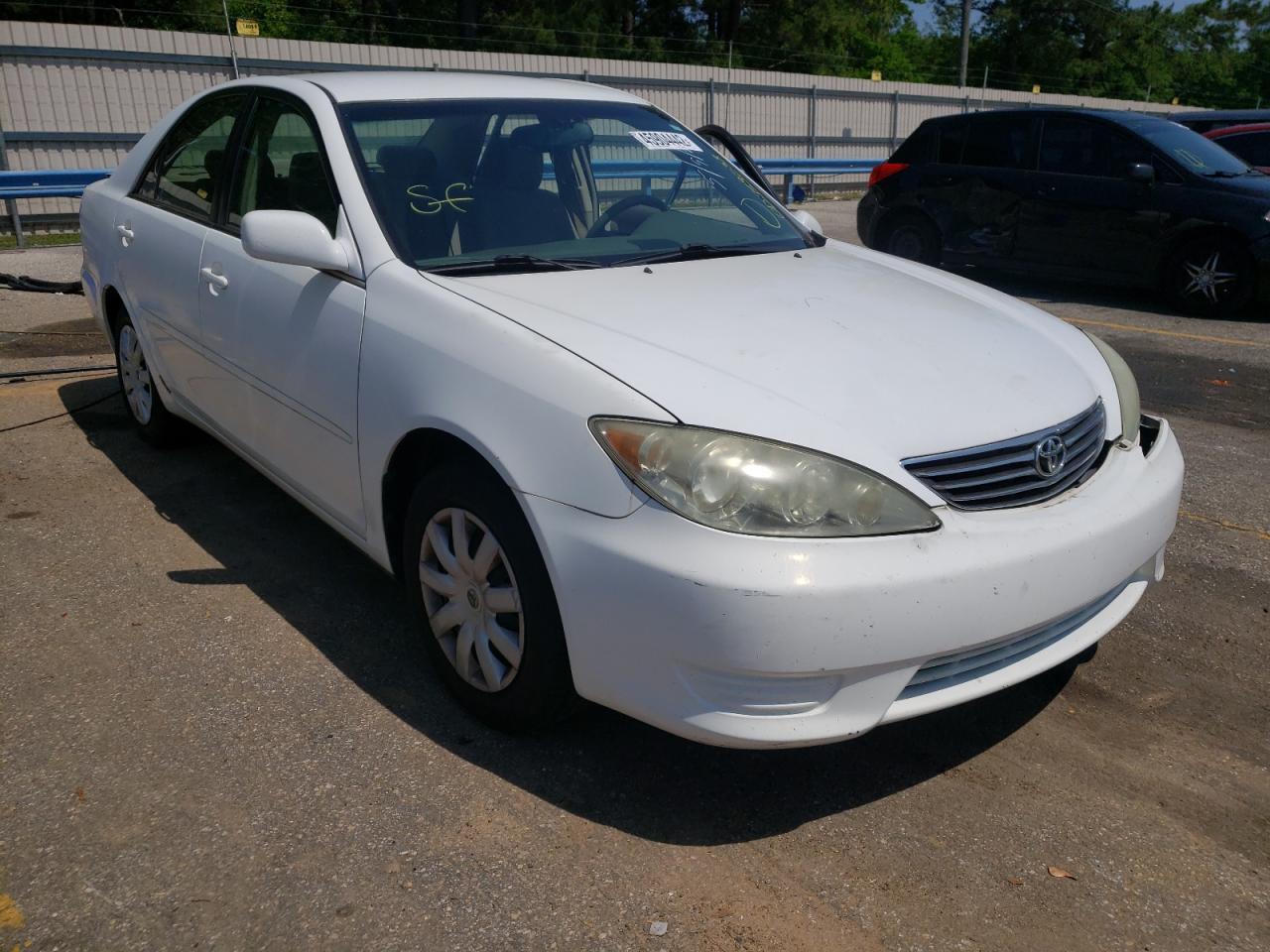 TOYOTA CAMRY LE 2005 with VIN 4T1BE32K85U011219 - Photo from auction