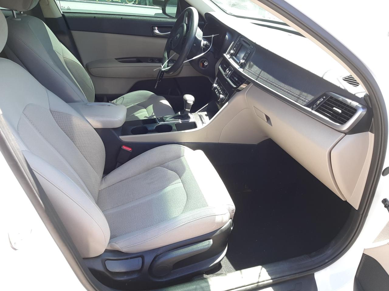Photo 5 from auction – 2016 KIA OPTIMA LX with VIN 5XXGT4L35GG047049