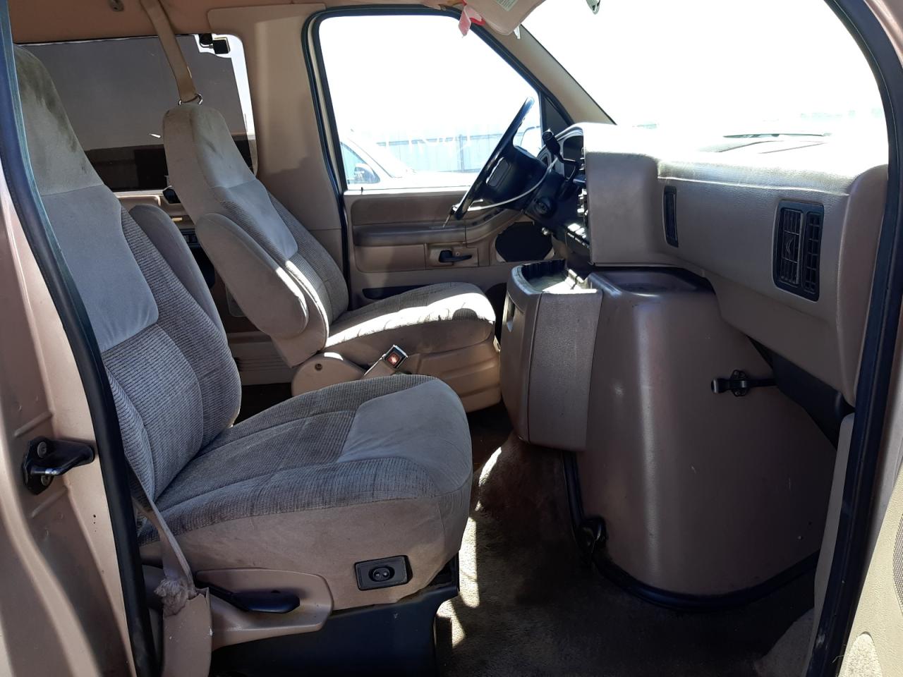 Photo 5 from auction – 1993 FORD ECONOLINE with VIN 1FMEE11H6PHA77710