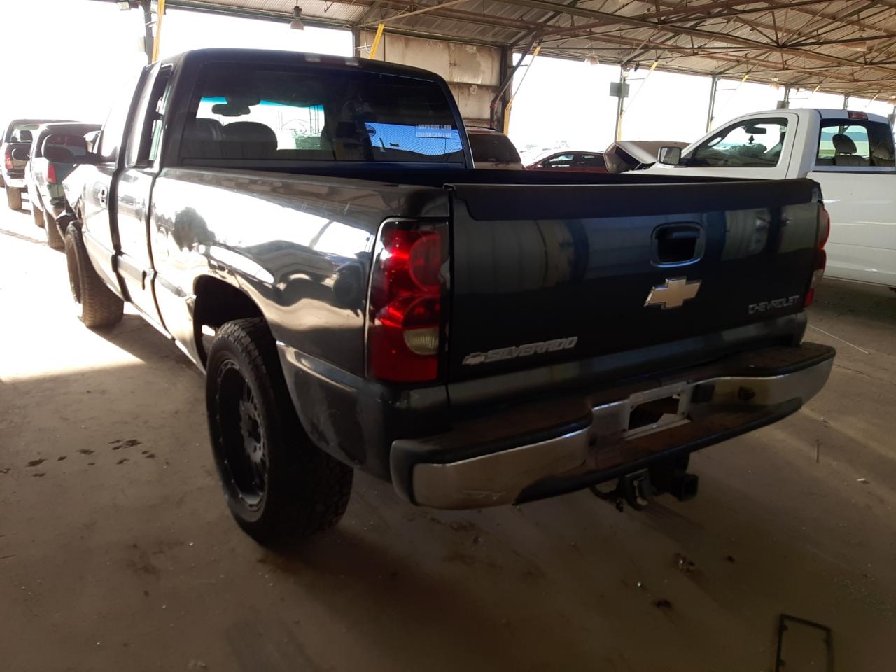 Photo 3 from auction – 2004 CHEVROLET SILVERADO with VIN 2GCEC19T641231706