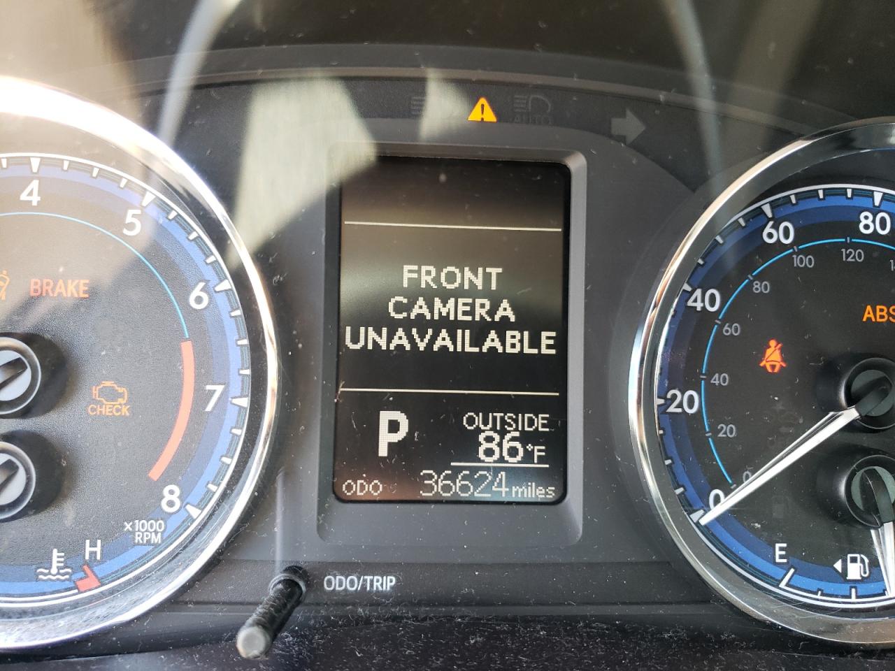 Photo 8 from auction – 2018 TOYOTA COROLLA L with VIN 5YFBURHE6JP828420