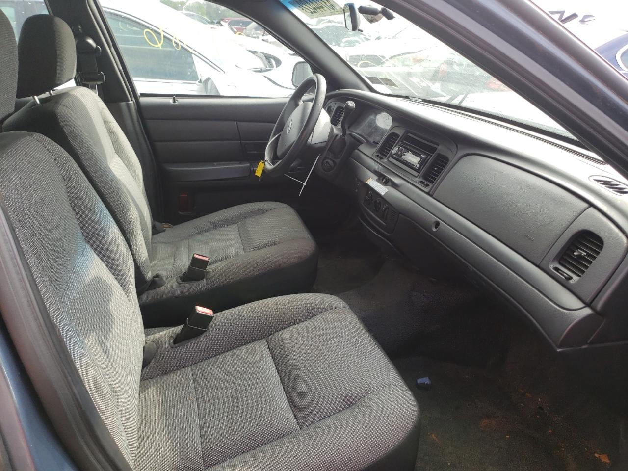 Photo 5 from auction – 2008 FORD CROWN VICT with VIN 2FAHP71V88X148675