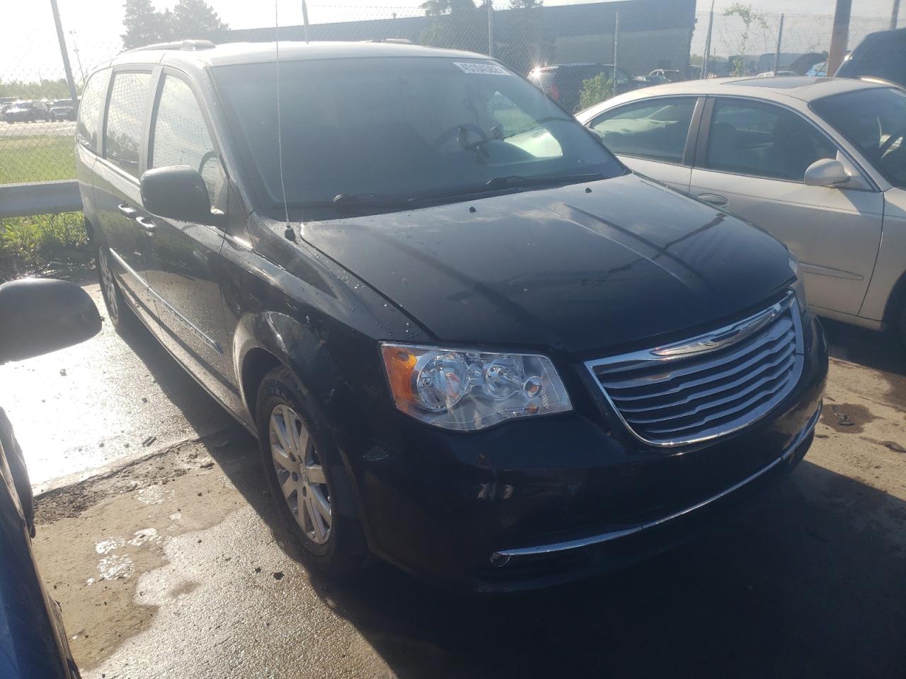 CHRYSLER TOWN & COU 2016 with VIN 2C4RC1BG0GR166310 - Photo from auction