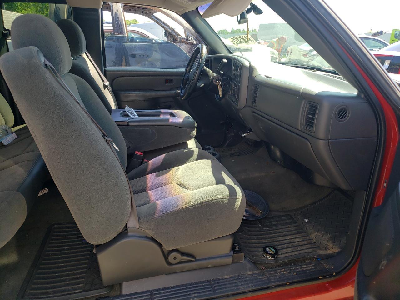 Photo 5 from auction – 2003 CHEVROLET SILVERADO with VIN 2GCEC19T831411638