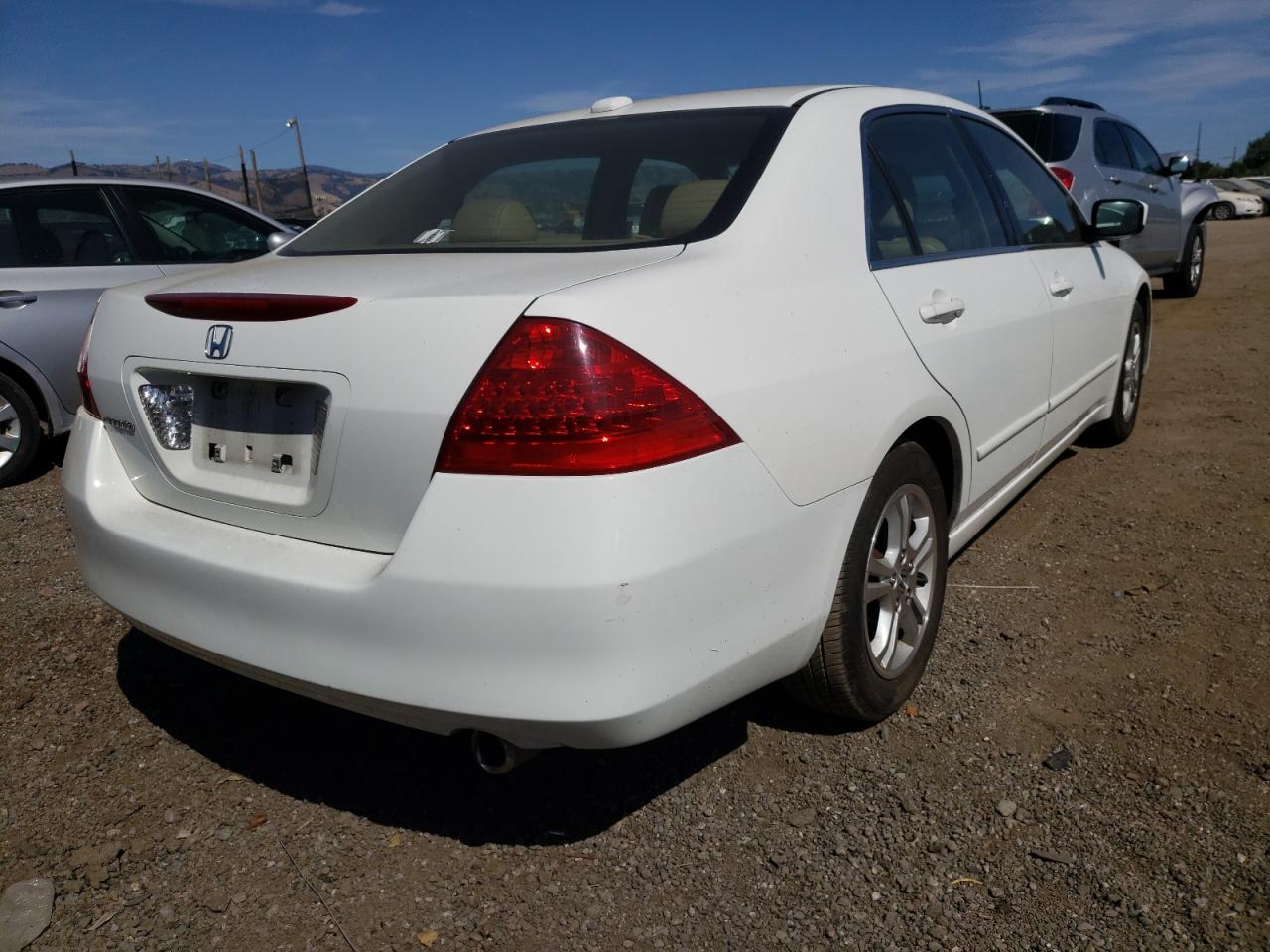 Photo 17 from auction – 2006 HONDA ACCORD EX with VIN JHMCM56846C008524