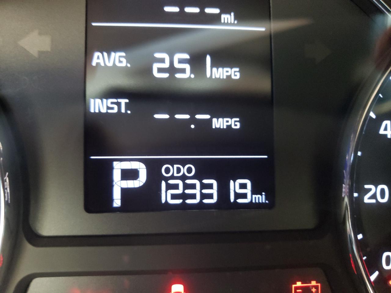 Photo 8 from auction – 2015 KIA FORTE LX with VIN KNAFX4A66F5309383