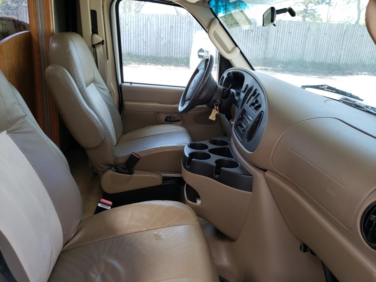 Photo 5 from auction – 2007 FORD E450 RV with VIN 1FDXE45S17DA95071
