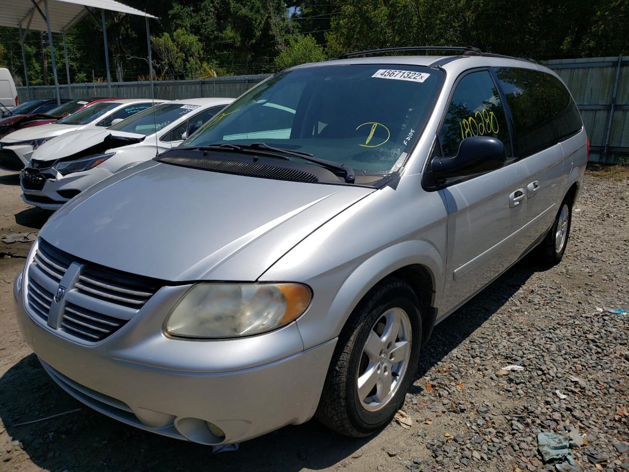 Photo 2 from auction – 2005 DODGE GRAND CARA with VIN 2D4GP44L85R266579
