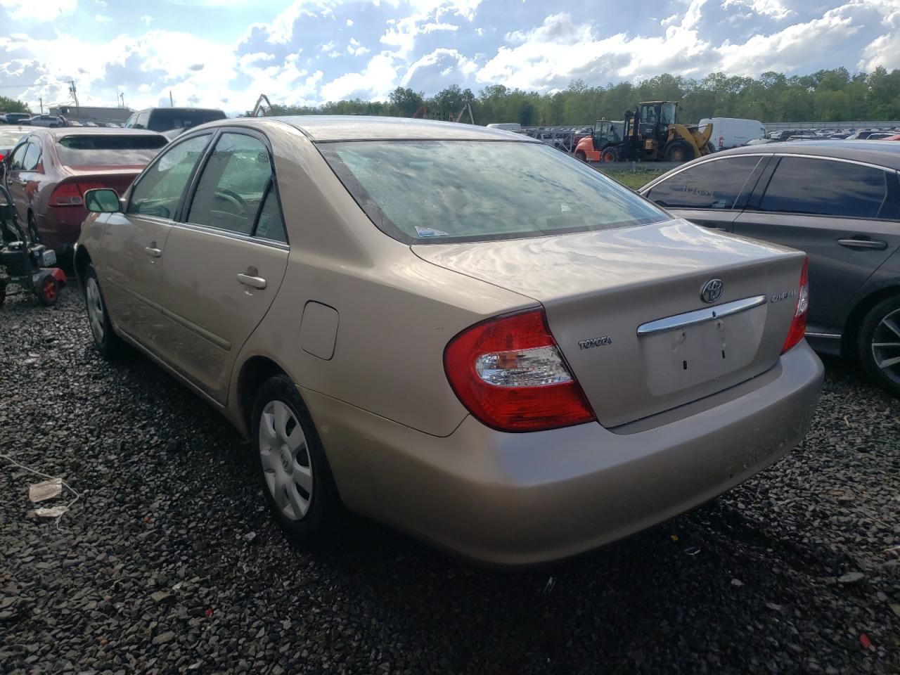 Photo 3 from auction – 2002 TOYOTA CAMRY LE with VIN 4T1BE32KX2U094681