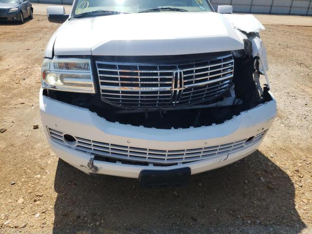Photo 9 from auction – 2010 LINCOLN NAVIGATOR with VIN 5LMJJ2H54AEJ05490