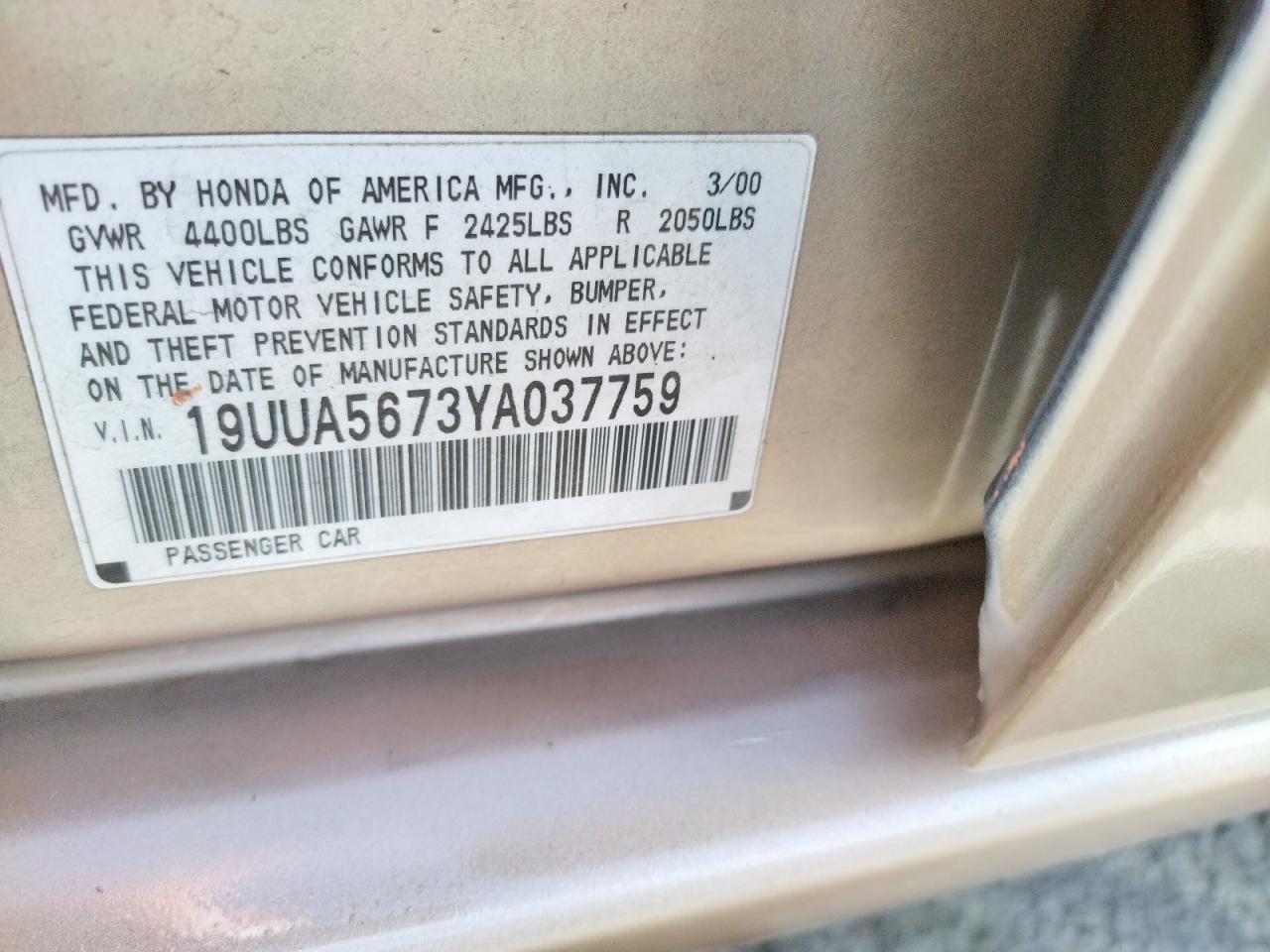 Photo 10 from auction – 2000 ACURA 3.2TL with VIN 19UUA5673YA037759