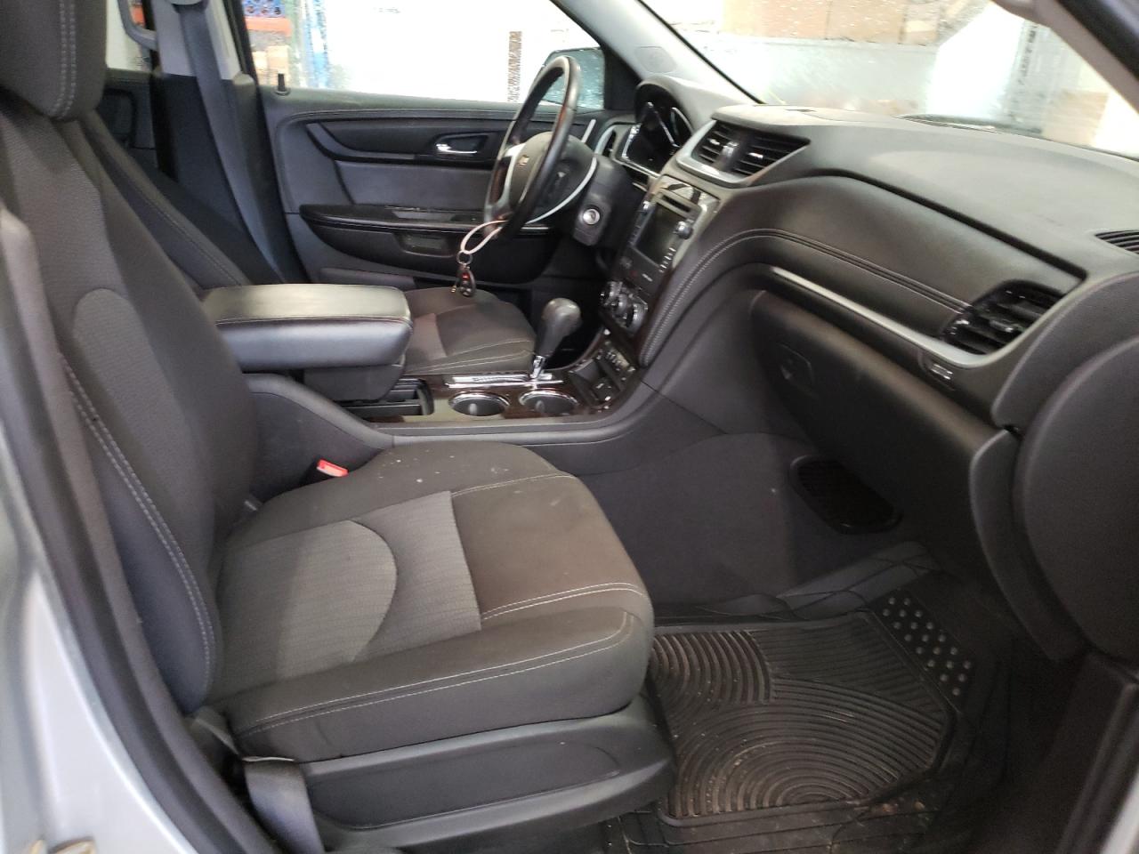 Photo 5 from auction – 2016 CHEVROLET TRAVERSE L with VIN 1GNKVHKD7GJ282870