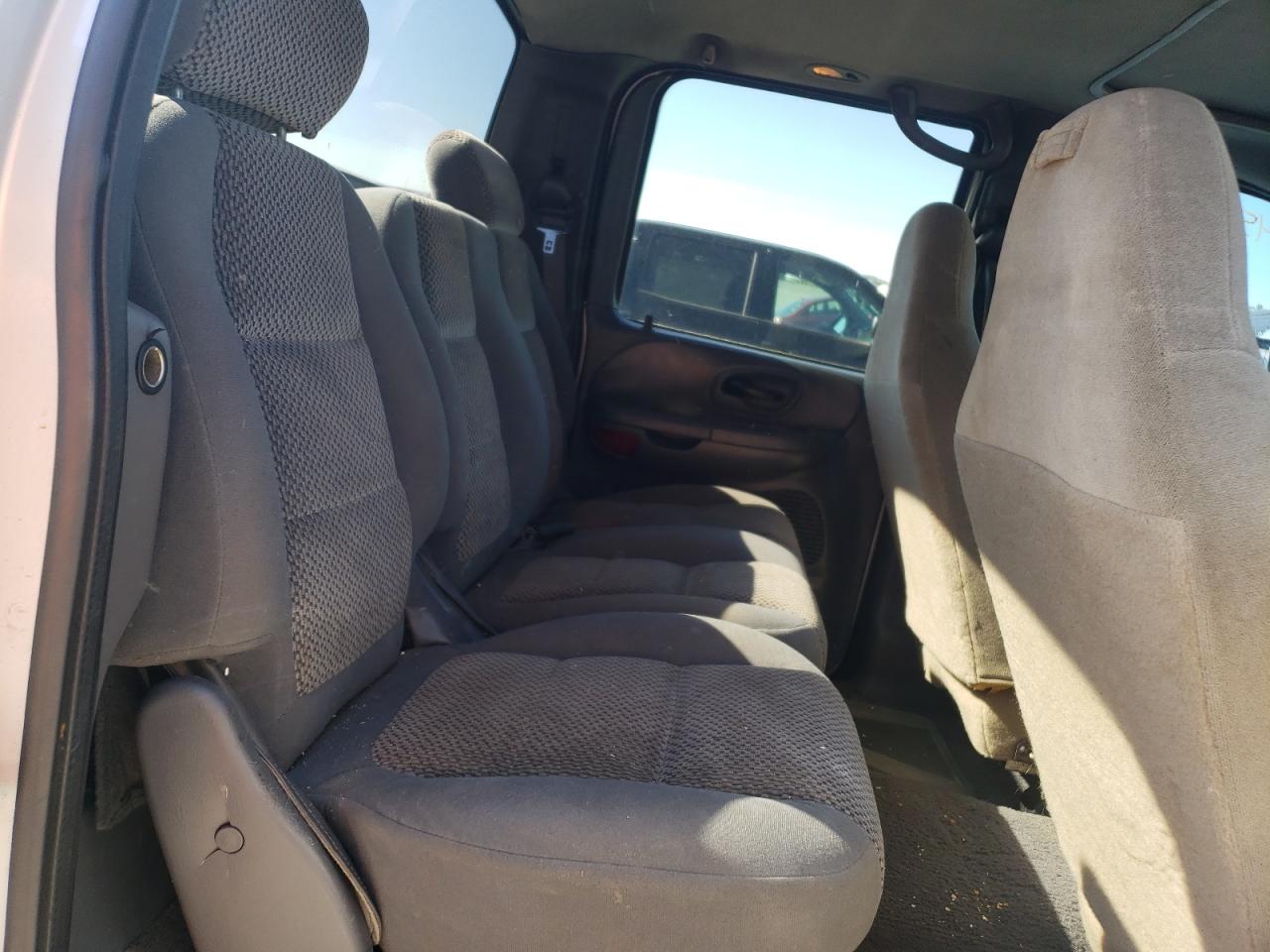 Photo 6 from auction – 2002 FORD F150 SUPER with VIN 1FTRW076X2KD61842