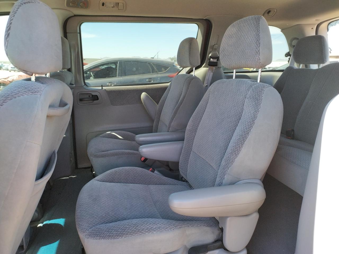 Photo 6 from auction – 2000 FORD WINDSTAR S with VIN 2FMZA5247YBA24867