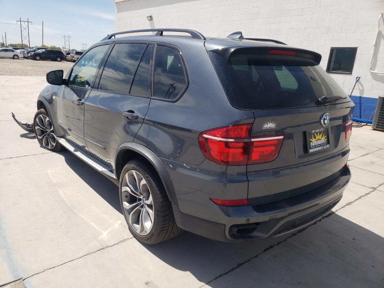 Photo 3 from auction – 2013 BMW X5 XDRIVE5 with VIN 5UXZV8C50D0C16632