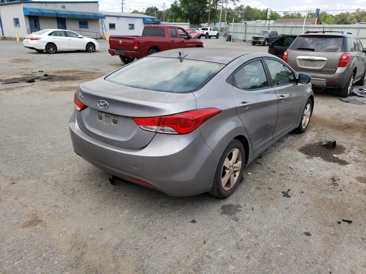 Photo 4 from auction – 2011 HYUNDAI ELANTRA GL with VIN KMHDH4AE4BU163754