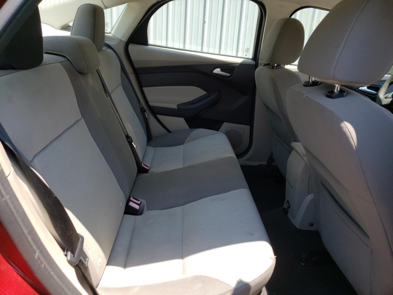 Photo 6 from auction – 2014 FORD FOCUS SE with VIN 1FADP3F22EL297968