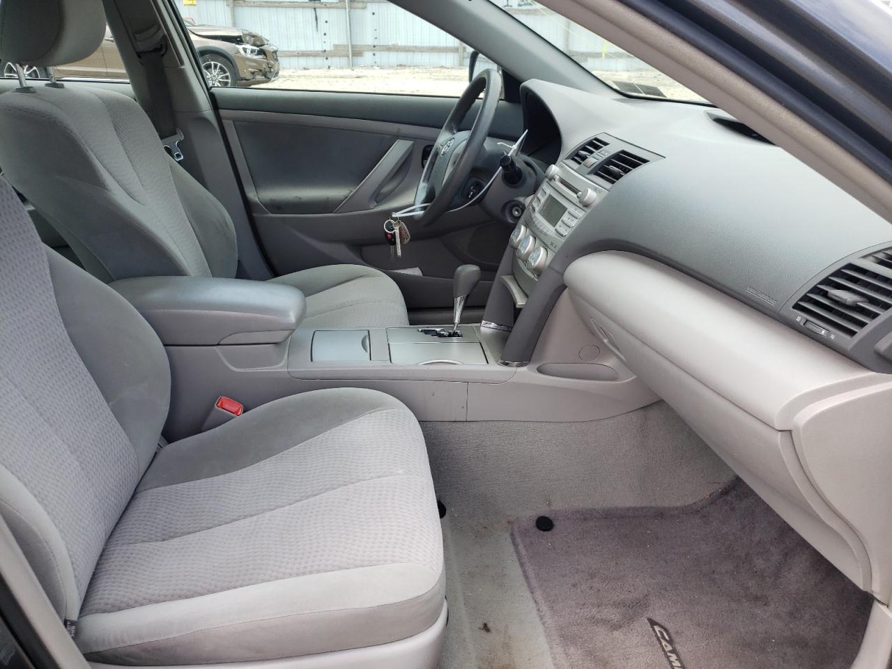 Photo 5 from auction – 2011 TOYOTA CAMRY BASE with VIN 4T1BF3EK0BU740884