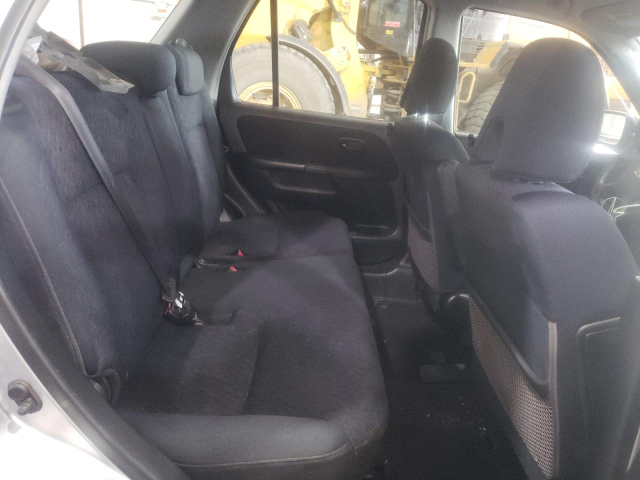 Photo 6 from auction – 2005 HONDA CR-V LX with VIN JHLRD68555C007775