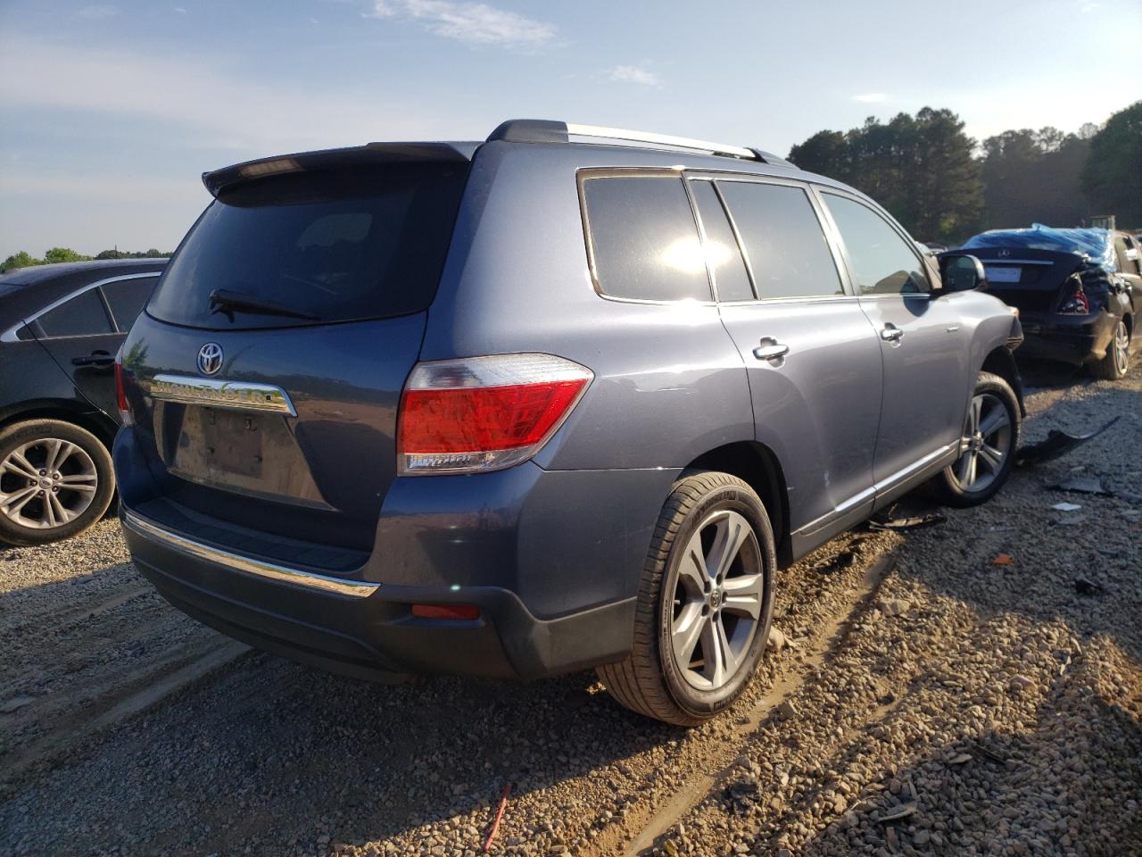 Photo 4 from auction – 2012 TOYOTA HIGHLANDER with VIN 5TDYK3EH3CS057193