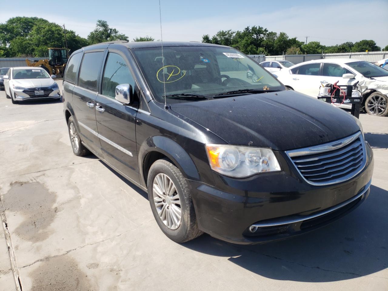 CHRYSLER TOWN & COU 2014 with VIN 2C4RC1CG8ER113172 - Photo from auction