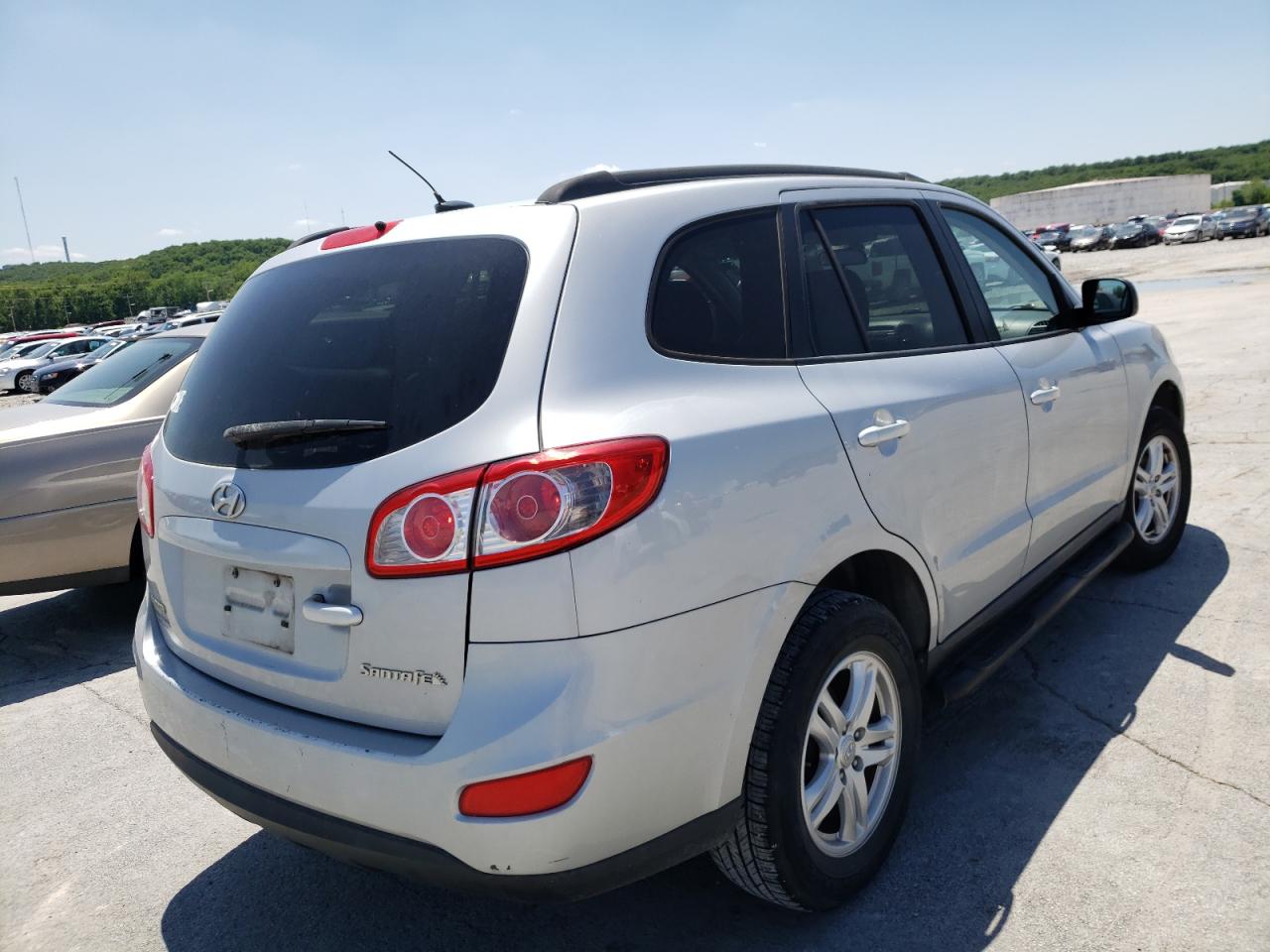 Photo 4 from auction – 2010 HYUNDAI SANTA FE G with VIN 5NMSG3AB8AH337622