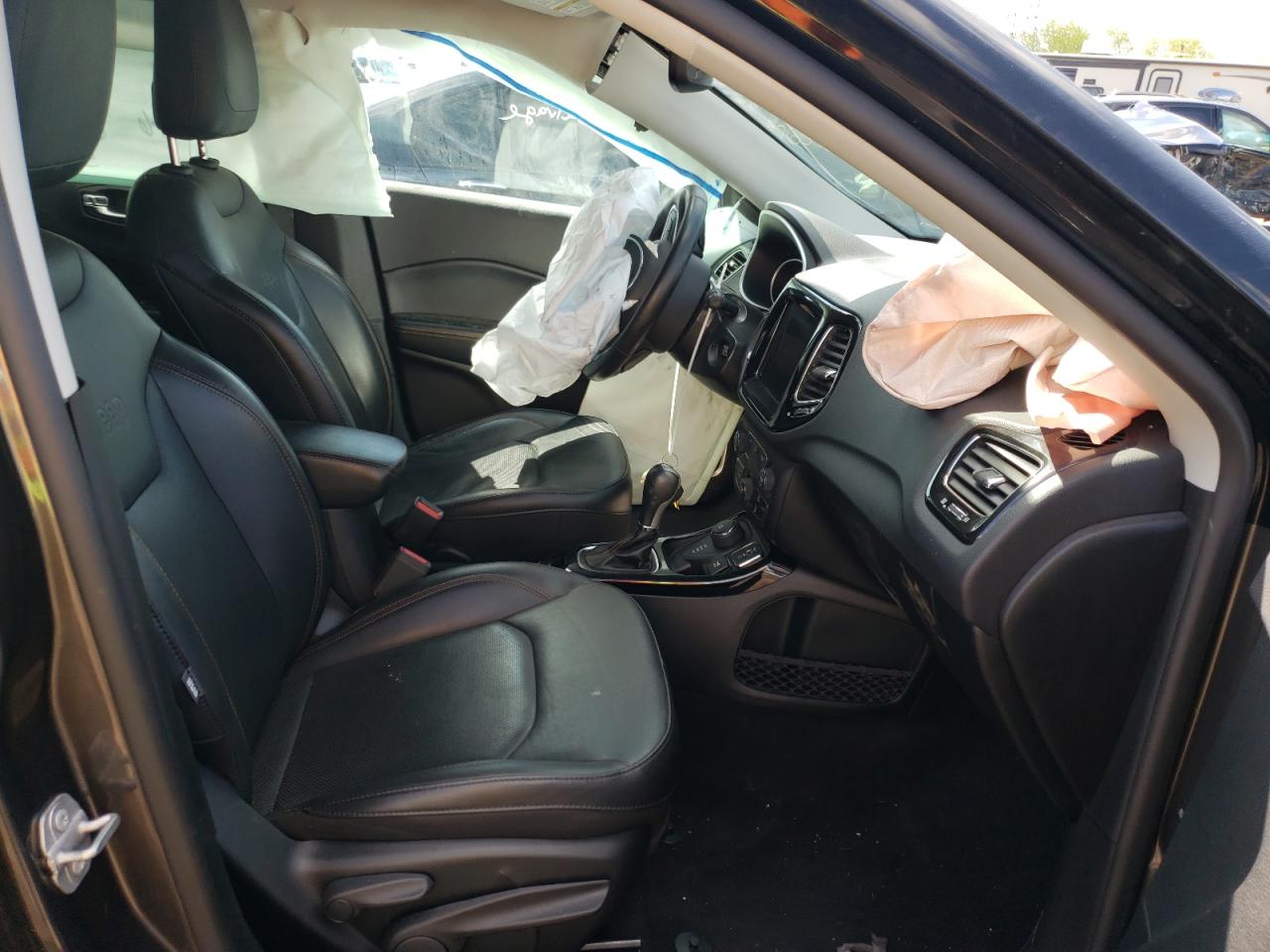 Photo 5 from auction – 2019 JEEP COMPASS LI with VIN 3C4NJDCB3KT651037