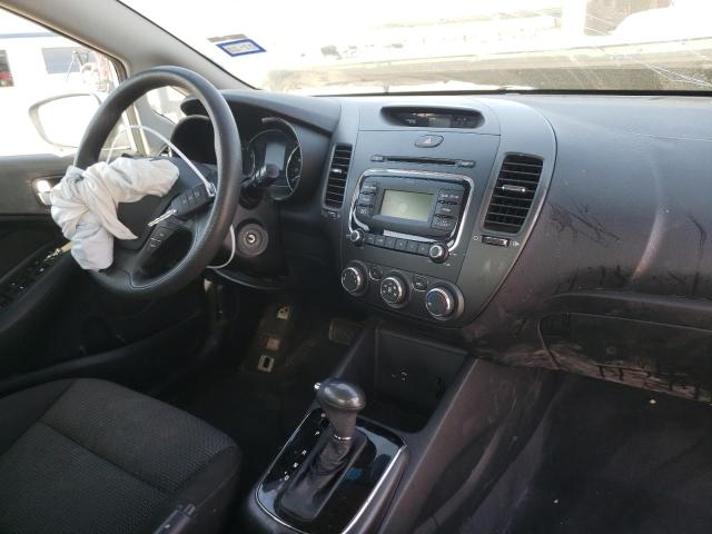 Photo 9 from auction – 2017 KIA FORTE LX with VIN 3KPFK4A71HE080984