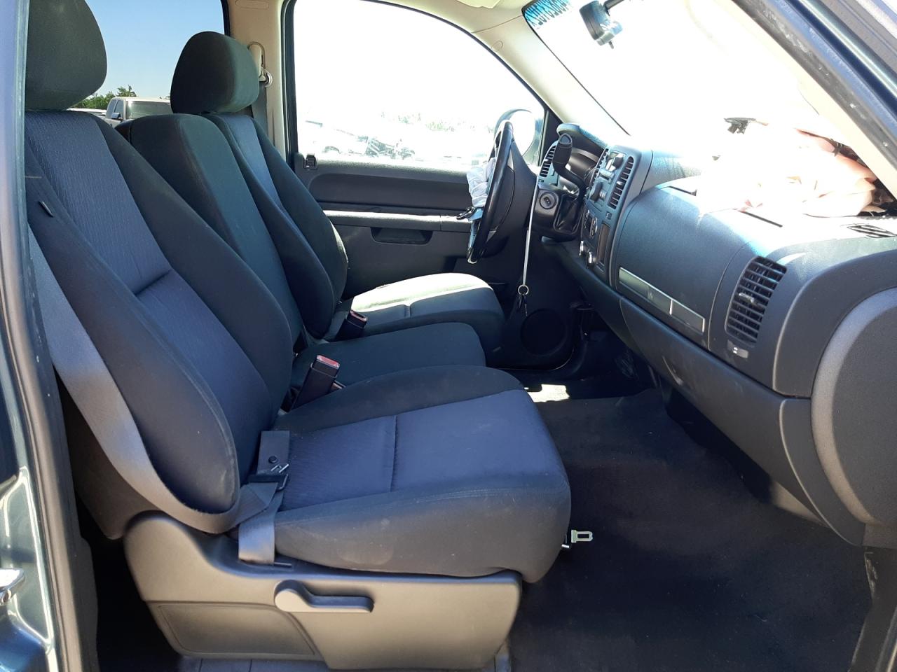 Photo 5 from auction – 2010 CHEVROLET SILVERADO with VIN 3GCRCSE00AG116721