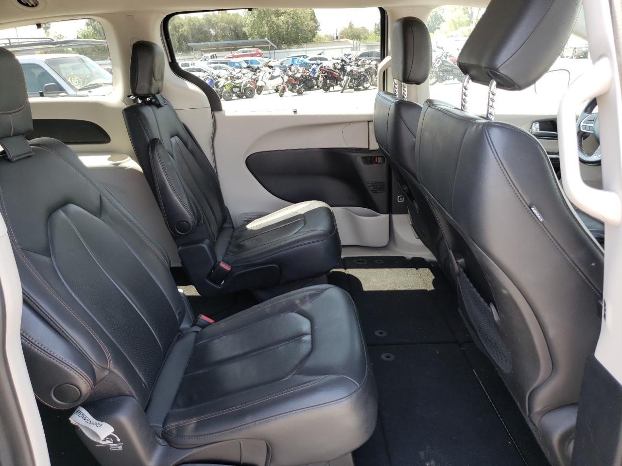 Photo 6 from auction – 2020 CHRYSLER PACIFICA T with VIN 2C4RC1BG7LR205095
