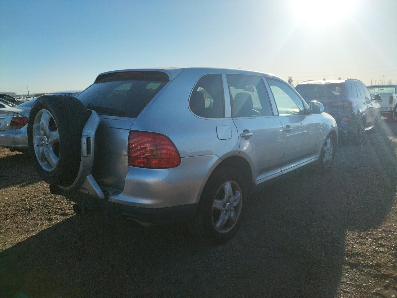 Photo 4 from auction – 2004 PORSCHE CAYENNE S with VIN WP1AB29P64LA71779