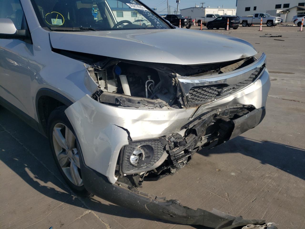 Photo 9 from auction – 2012 KIA SORENTO EX with VIN 5XYKU4A25CG210404