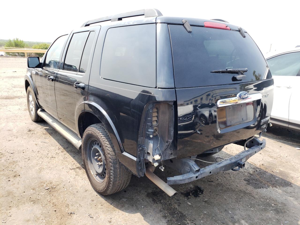 Photo 3 from auction – 2007 FORD EXPLORER X with VIN 1FMEU63E67UA90354