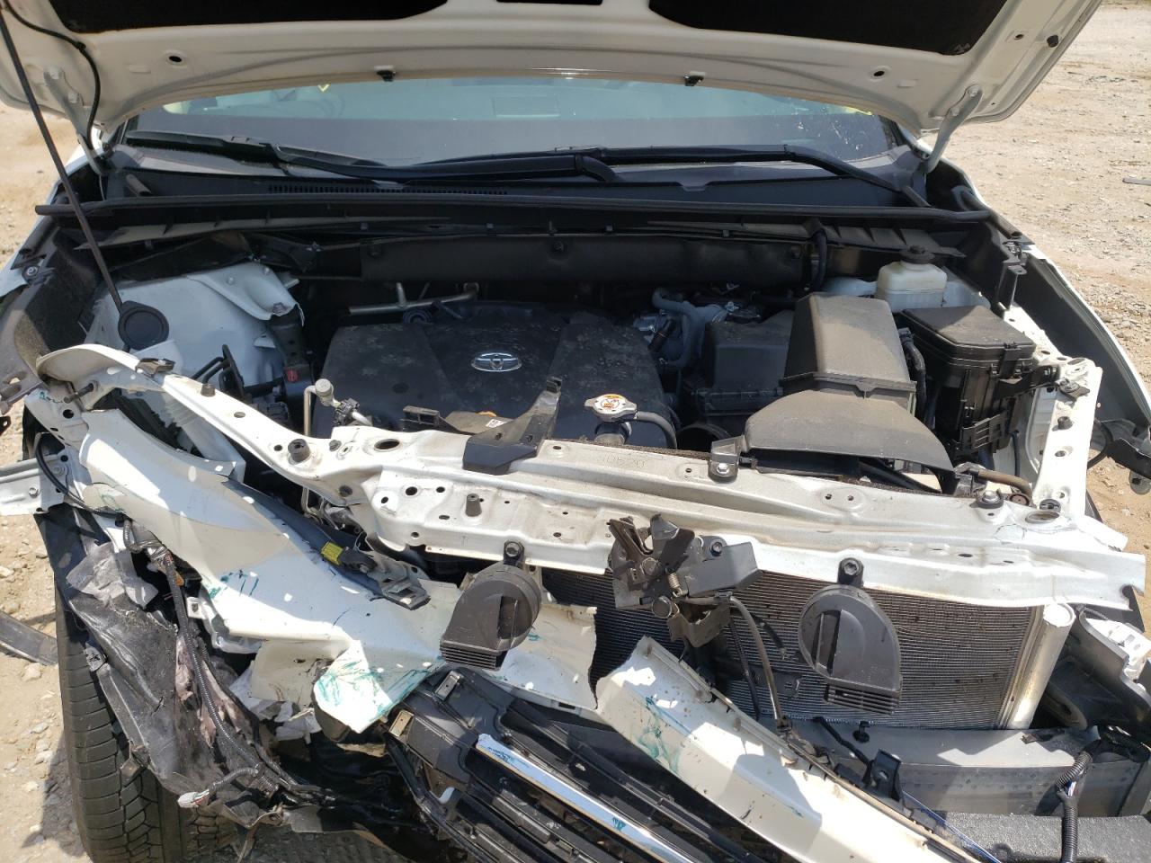 Photo 7 from auction – 2018 TOYOTA HIGHLANDER with VIN 5TDDZRFH9JS881417