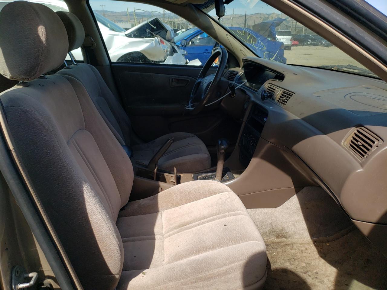 Photo 5 from auction – 1997 TOYOTA CAMRY CE with VIN 4T1BF22K8VU922626