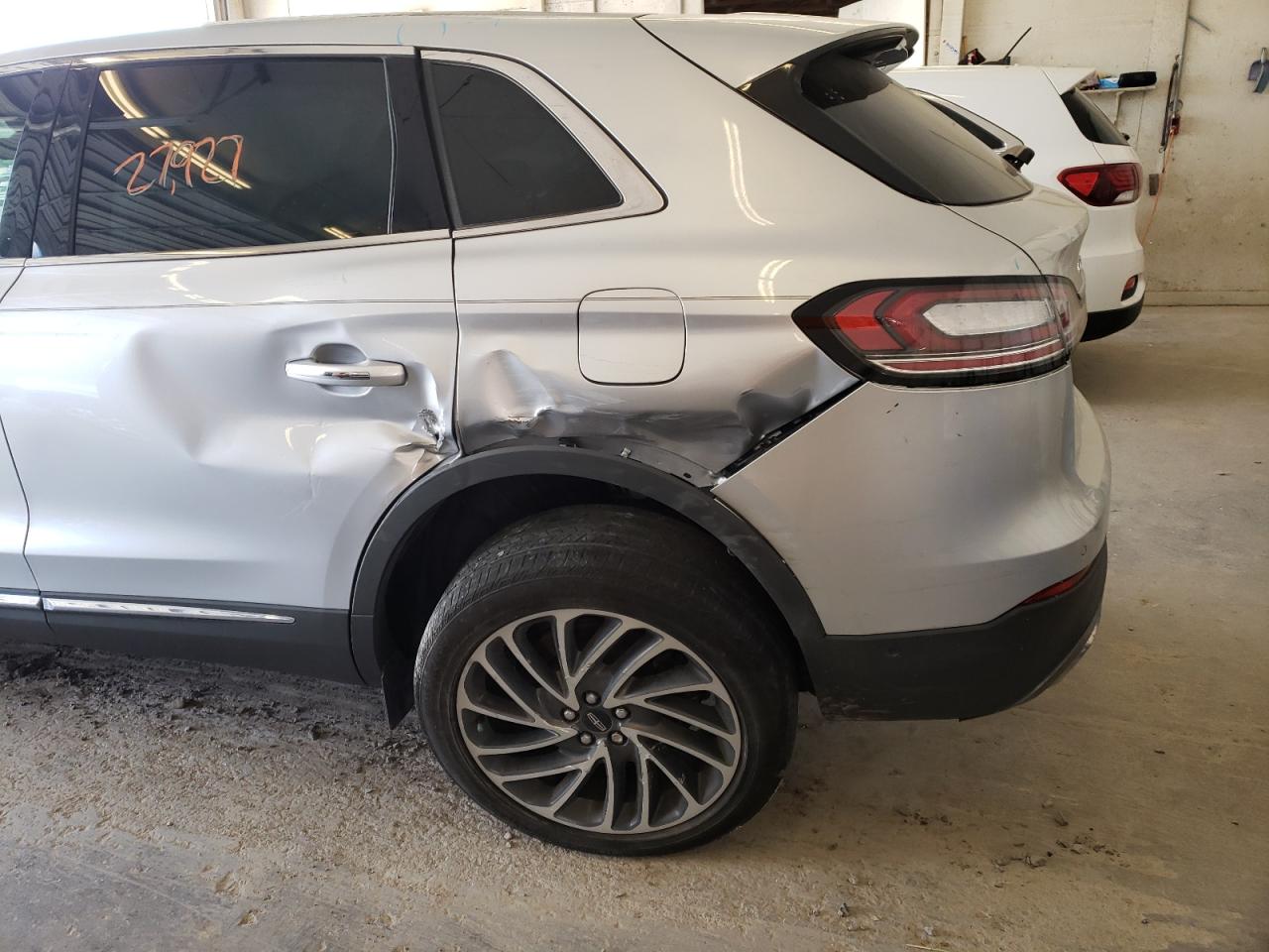Photo 9 from auction – 2019 LINCOLN NAUTILUS R with VIN 2LMPJ8LP8KBL14497