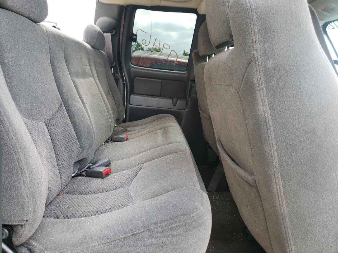 Photo 6 from auction – 2005 CHEVROLET SILVERADO with VIN 1GCHK29205E238776
