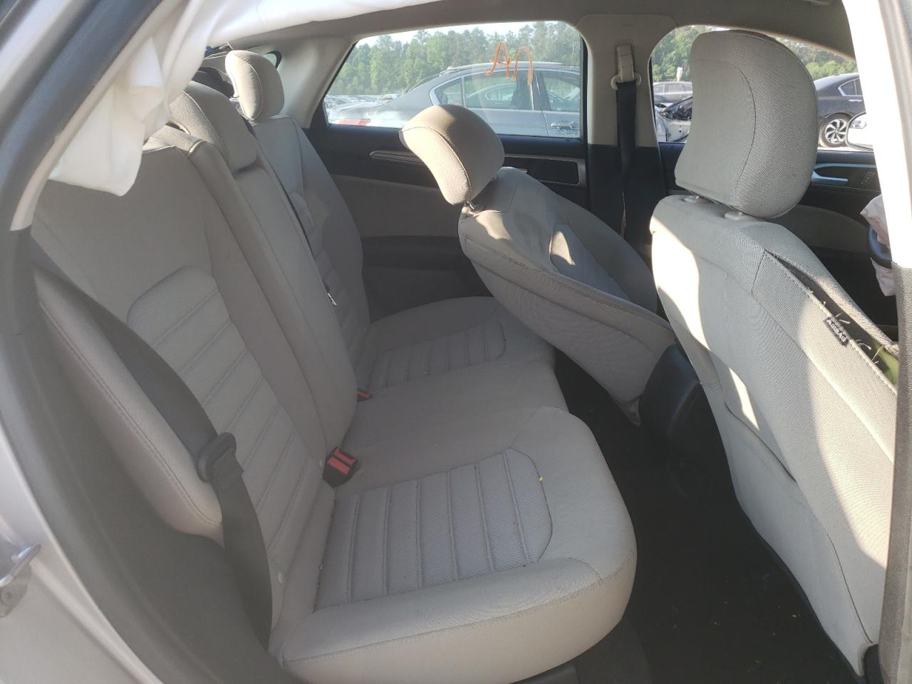 Photo 6 from auction – 2017 FORD FUSION S with VIN 3FA6P0G75HR189013