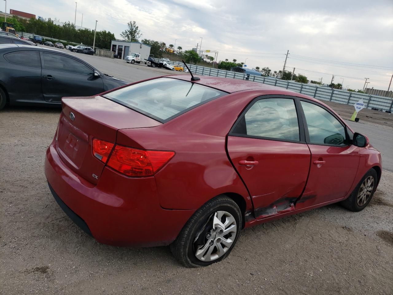 Photo 4 from auction – 2013 KIA FORTE EX with VIN KNAFU4A22D5735526