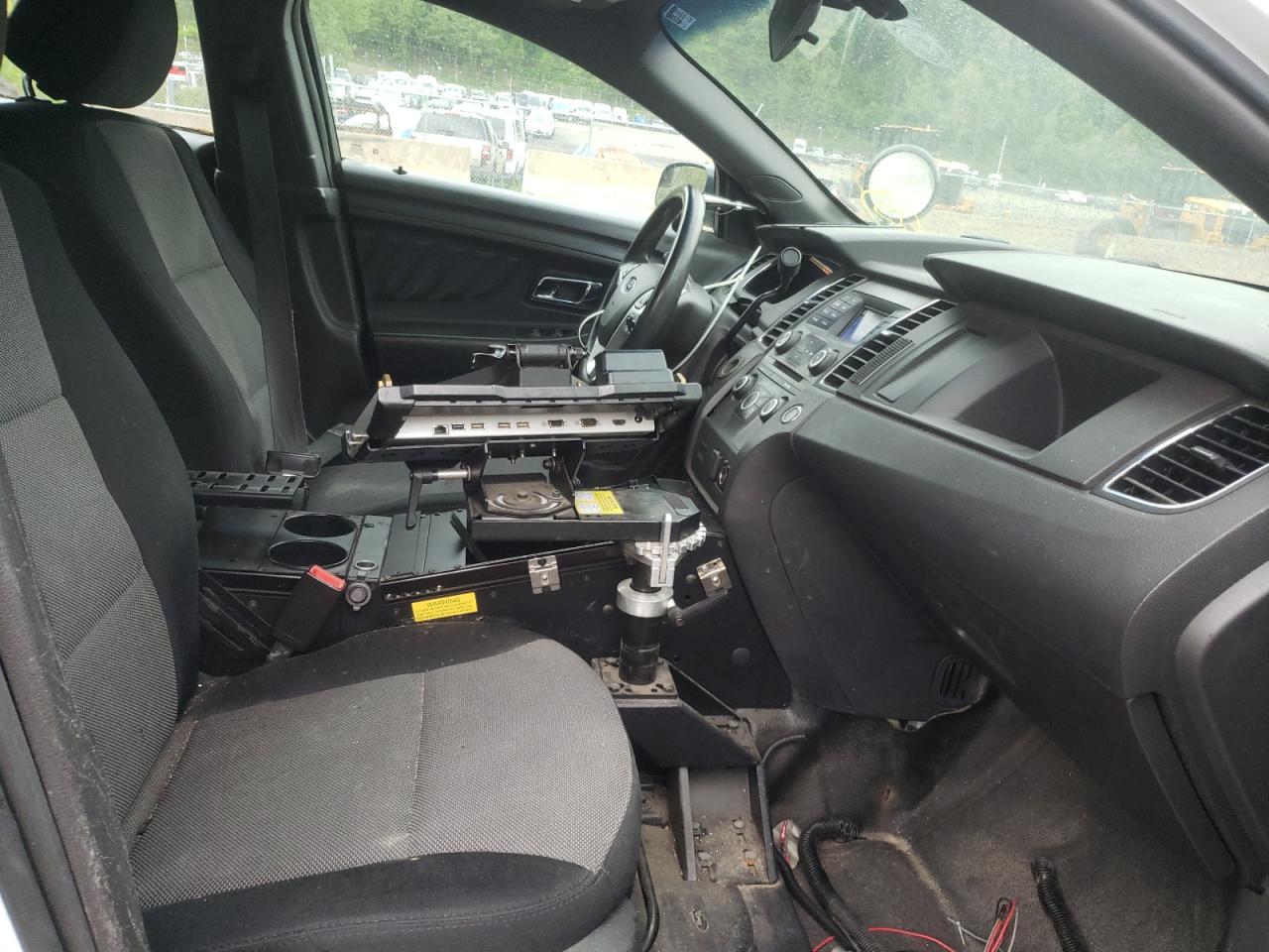 Photo 5 from auction – 2014 FORD TAURUS POL with VIN 1FAHP2MK5EG153645