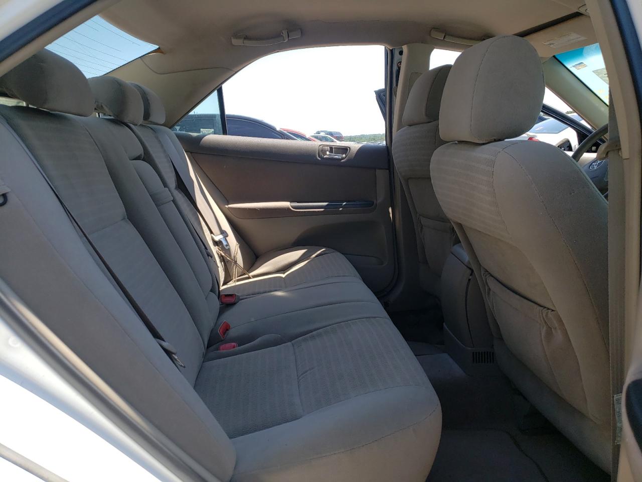 Photo 6 from auction – 2005 TOYOTA CAMRY LE with VIN 4T1BE32K85U011219