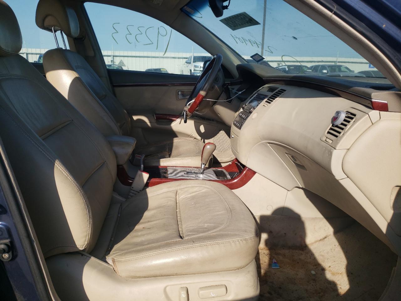 Photo 5 from auction – 2008 HYUNDAI AZERA SE with VIN KMHFC46F78A249904