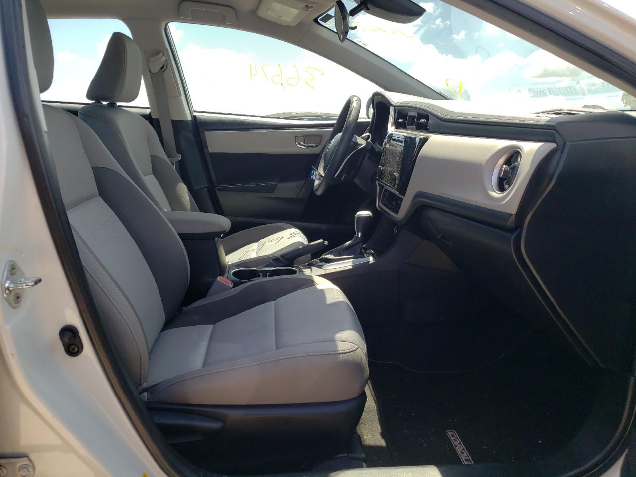 Photo 5 from auction – 2018 TOYOTA COROLLA L with VIN 5YFBURHE6JP828420