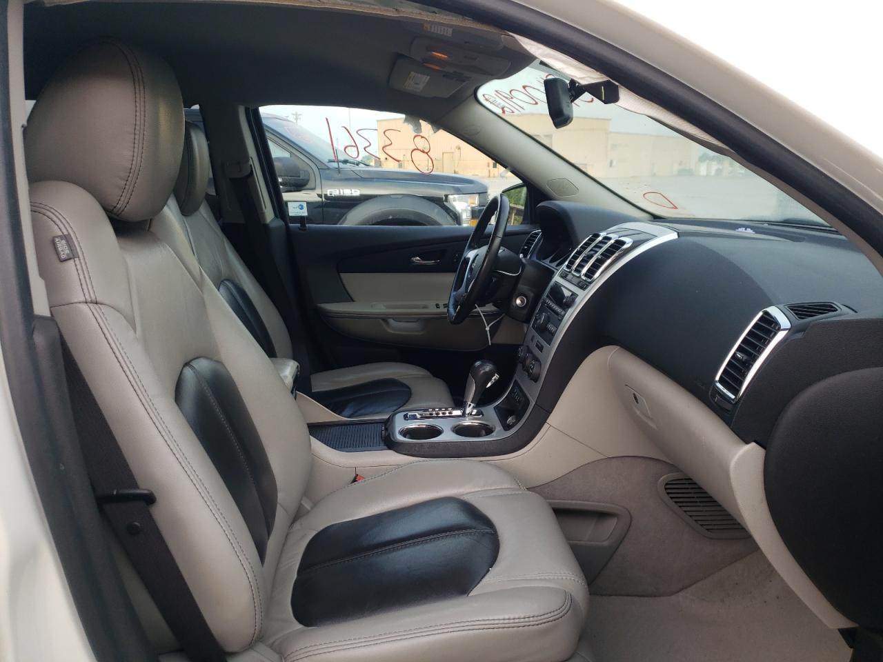 Photo 5 from auction – 2010 GMC ACADIA SLE with VIN 1GKLRLED5AJ180348