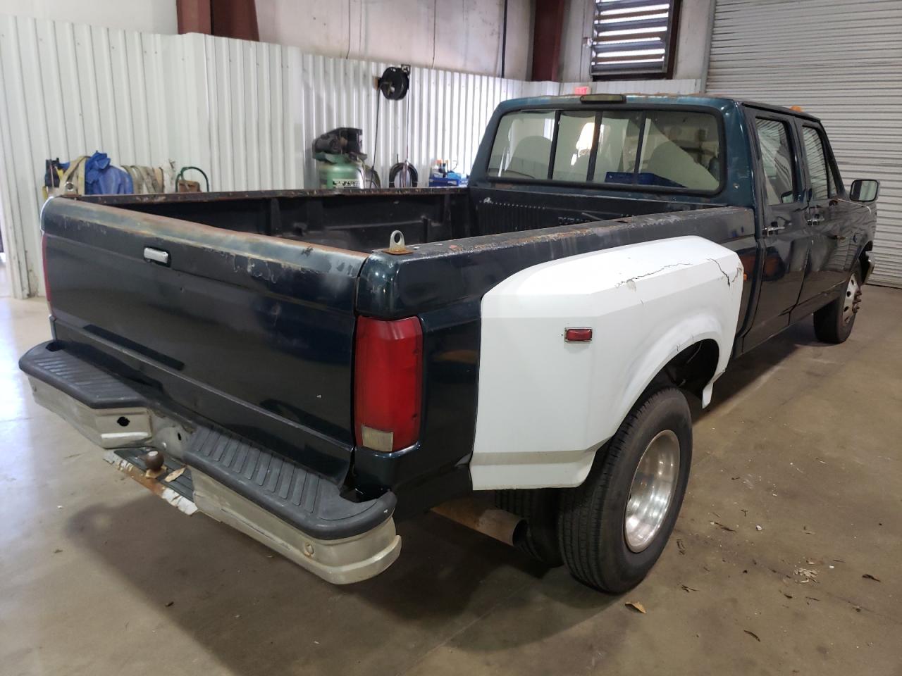 Photo 4 from auction – 1997 FORD F350 with VIN 1FTJW35F9VEC91352