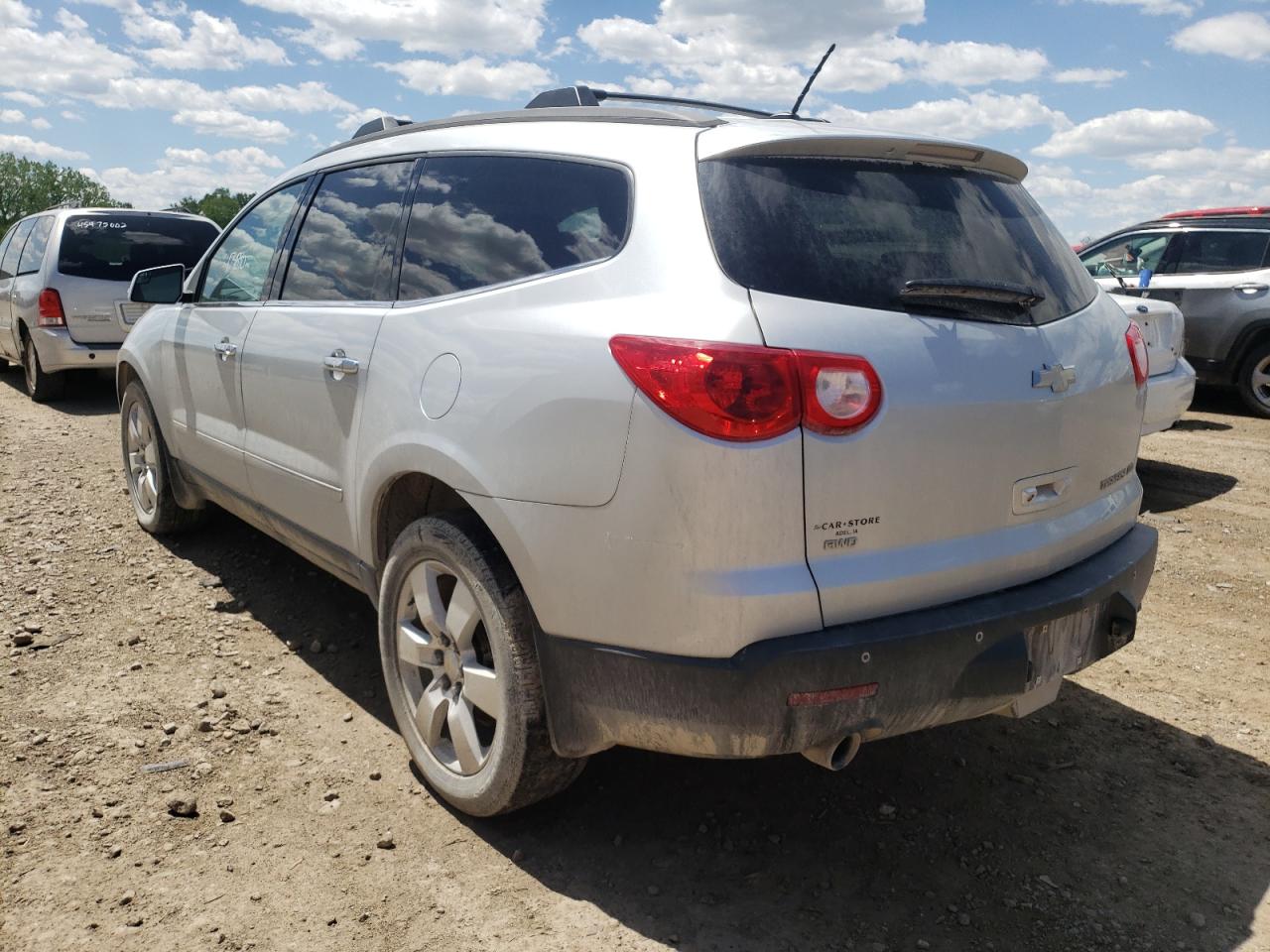 Photo 3 from auction – 2011 CHEVROLET TRAVERSE L with VIN 1GNKVLED7BJ393846